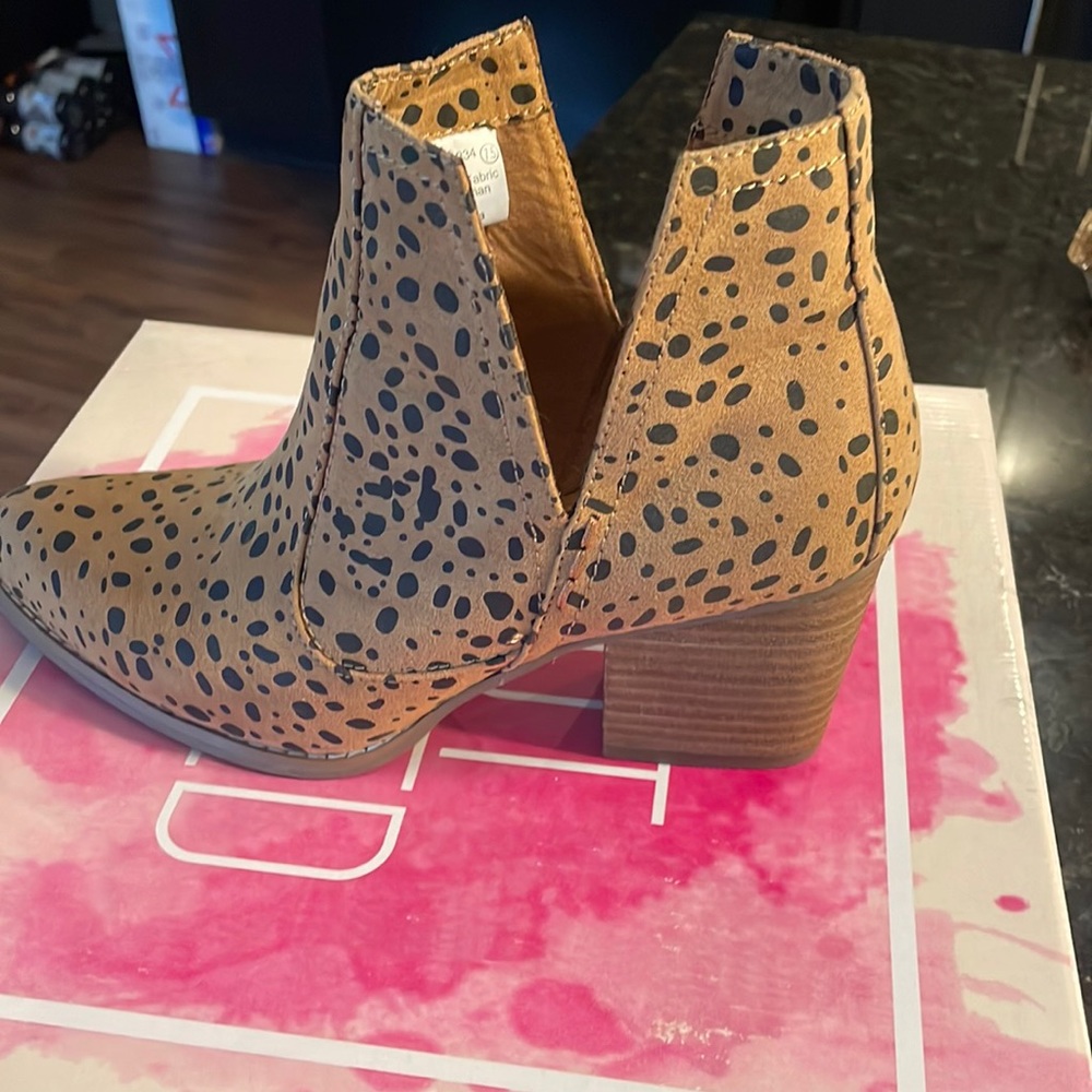 Leopard booties